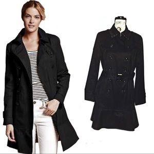 Gorgeous Double breast trench coat flared trim